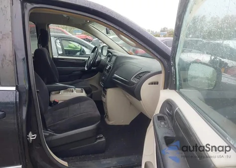 2011 Chrysler Town & Country Touring from USA, damaged, VIN 2A4RR5DG2BR607408